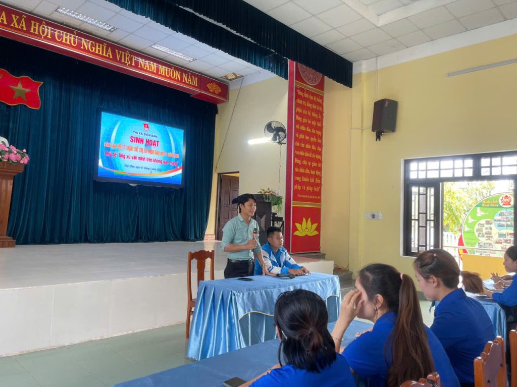 SINH HOẠT CÂU LẠC BỘ LÝ LUẬN TRẺ QUÝ II/ NĂM VỚI CHỦ ĐỀ : “ỨNG XỬ VĂN MINH TRÊN KHÔNG GIAN MẠNG”